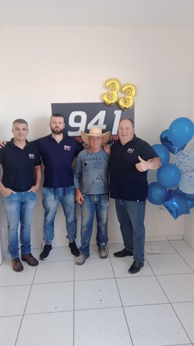 Campo Abeto FM estÃ¡ com programaÃ§Ã£o especial dos 33 anos